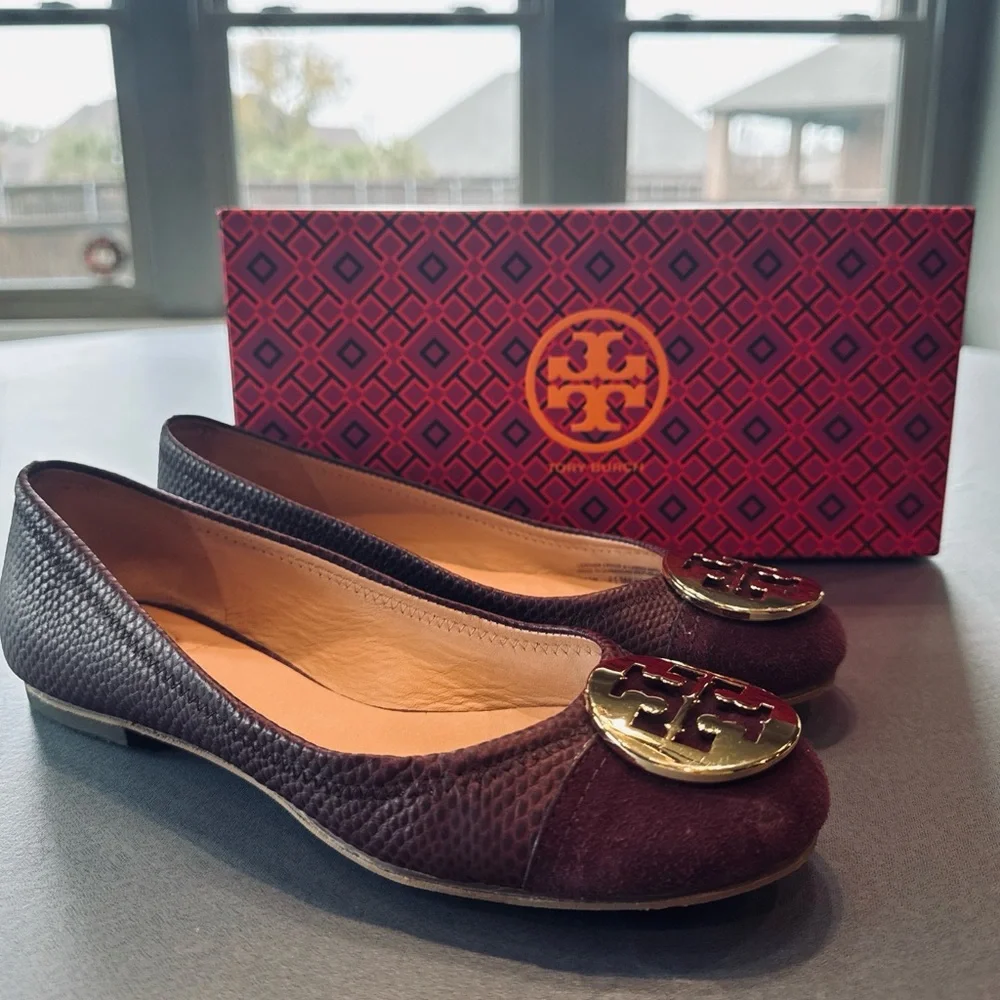 Tory Burch Reva Suede Leather Logo Flats Burgundy Gold Medallion Size 8 - Picture 5 of 7